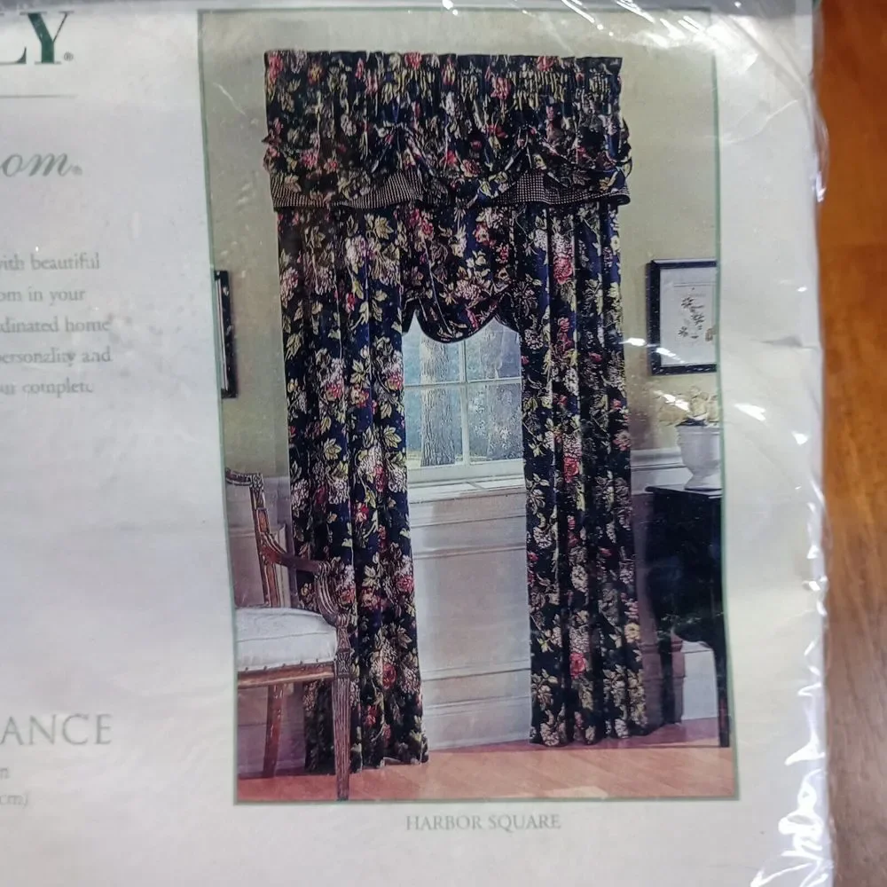 Waverly Garden Room Harbor Square Fabric Tuck Valance 72 x 18 100% Cotton Sateen
